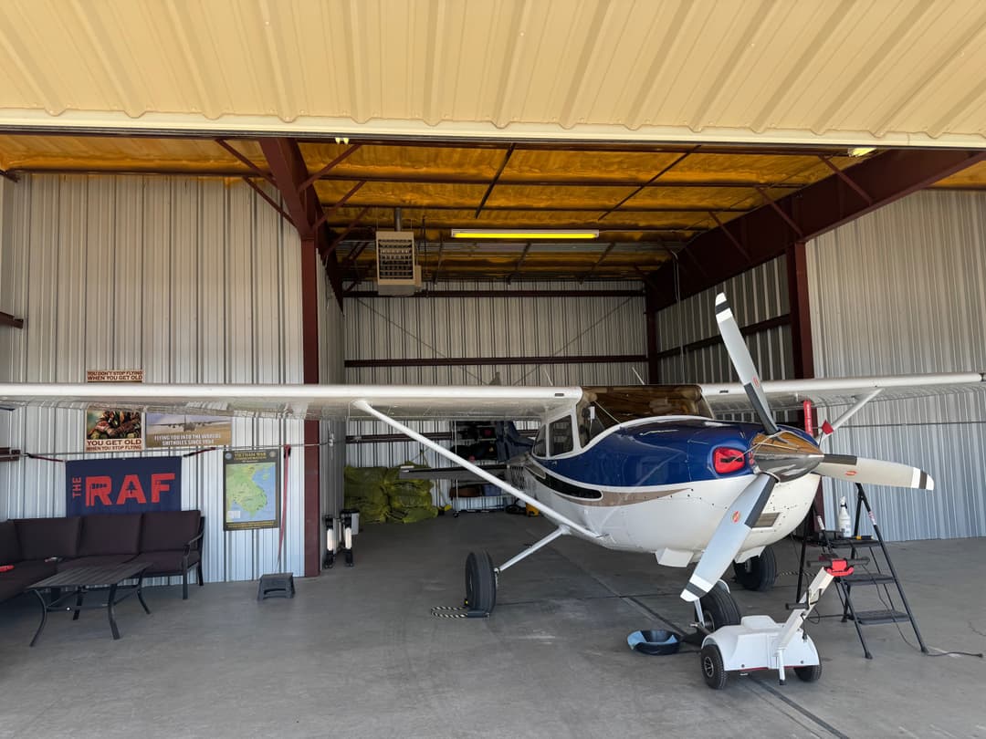 Hangar Image Hangar Image