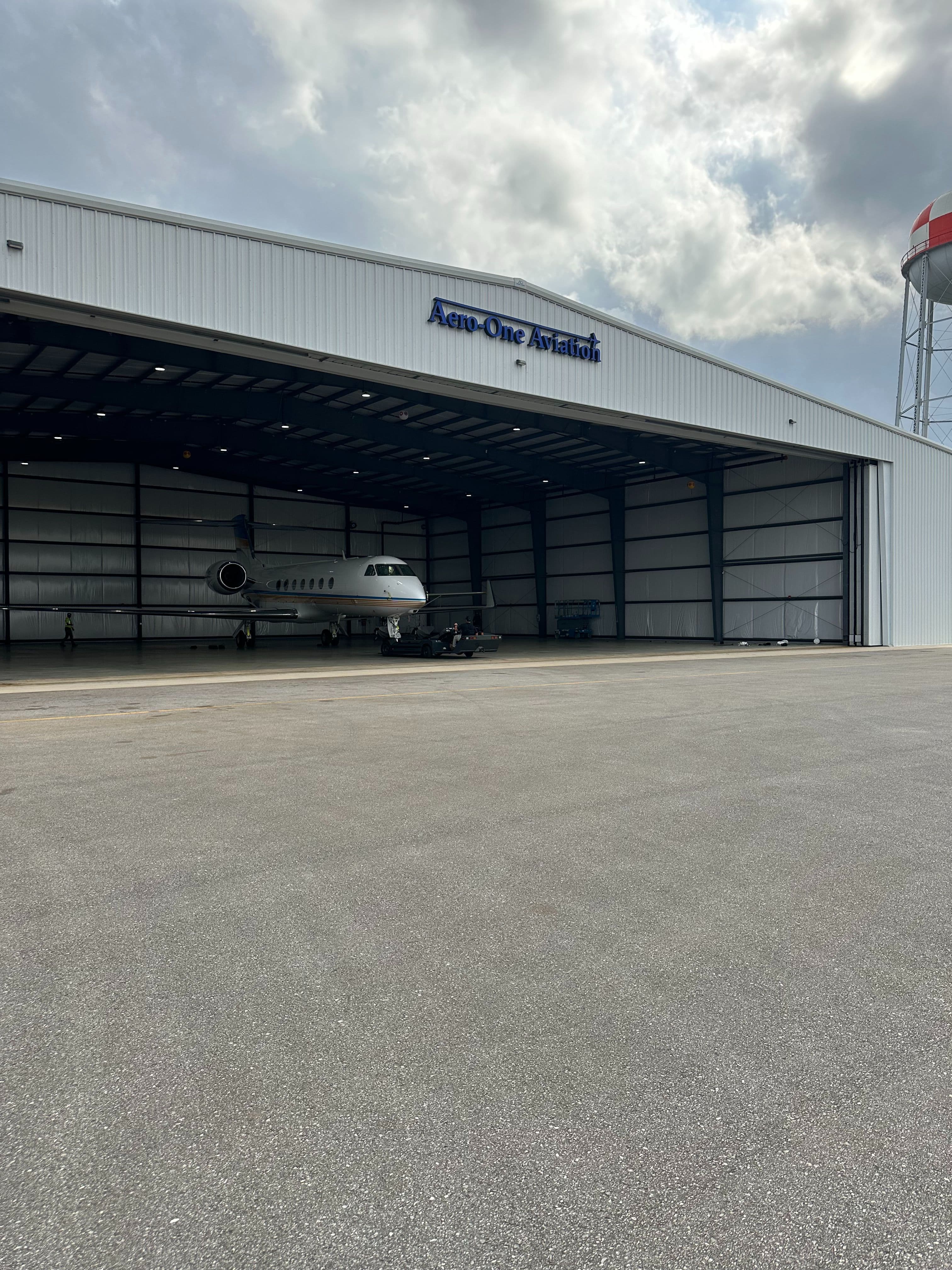 Brand New 150x125 Hangar  5