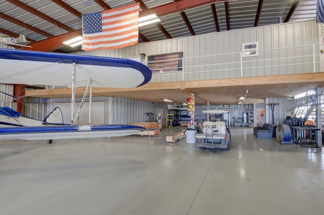 Large Tx Hangar with Apartment and Build Shop 3