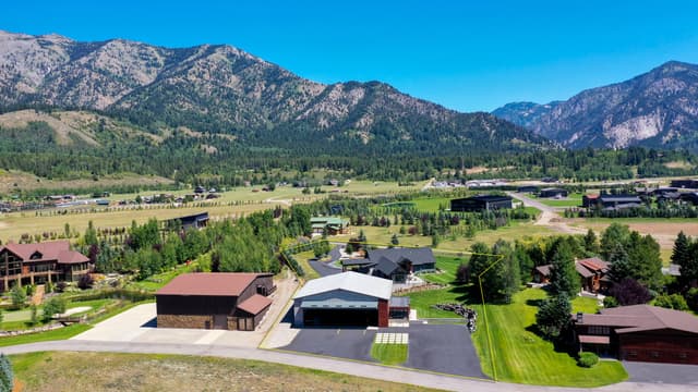 46U Alpine Airpark Hangar House For Sale 2