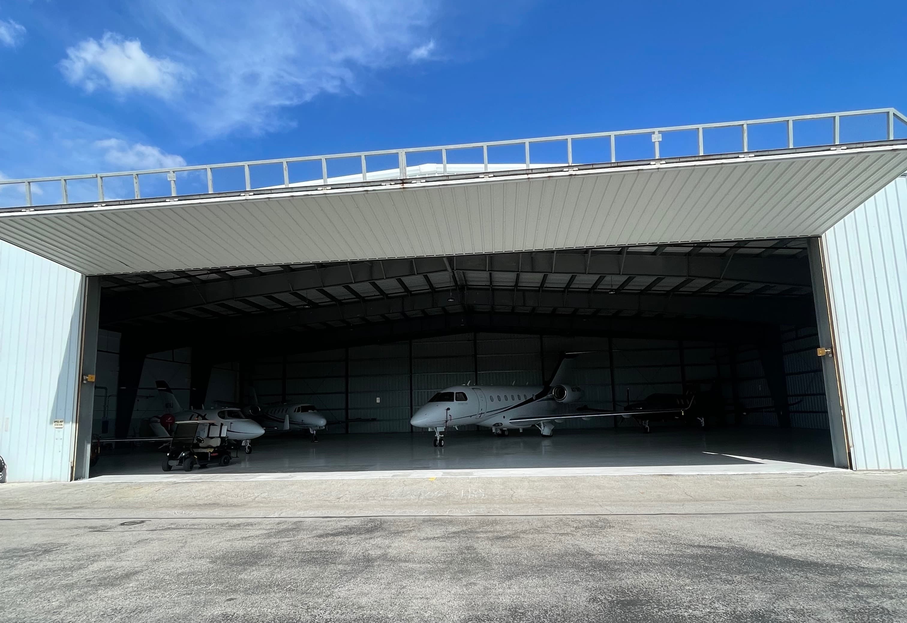 Supermid - Large Cabin Transient Hangar - Cutter Aviation GTU 4