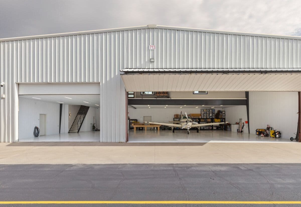 Luxury Hangar Space - Hicks Airfield 3