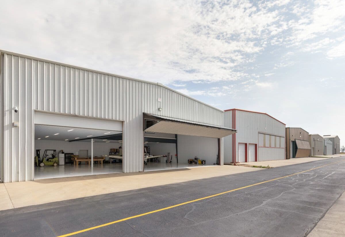 Luxury Hangar Space - Hicks Airfield 4