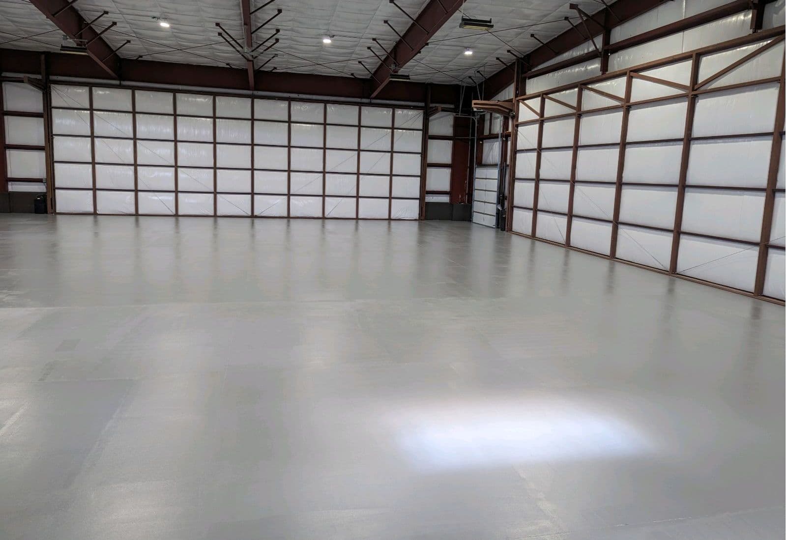 KEVW - HANGAR SPACE FOR RENT 1