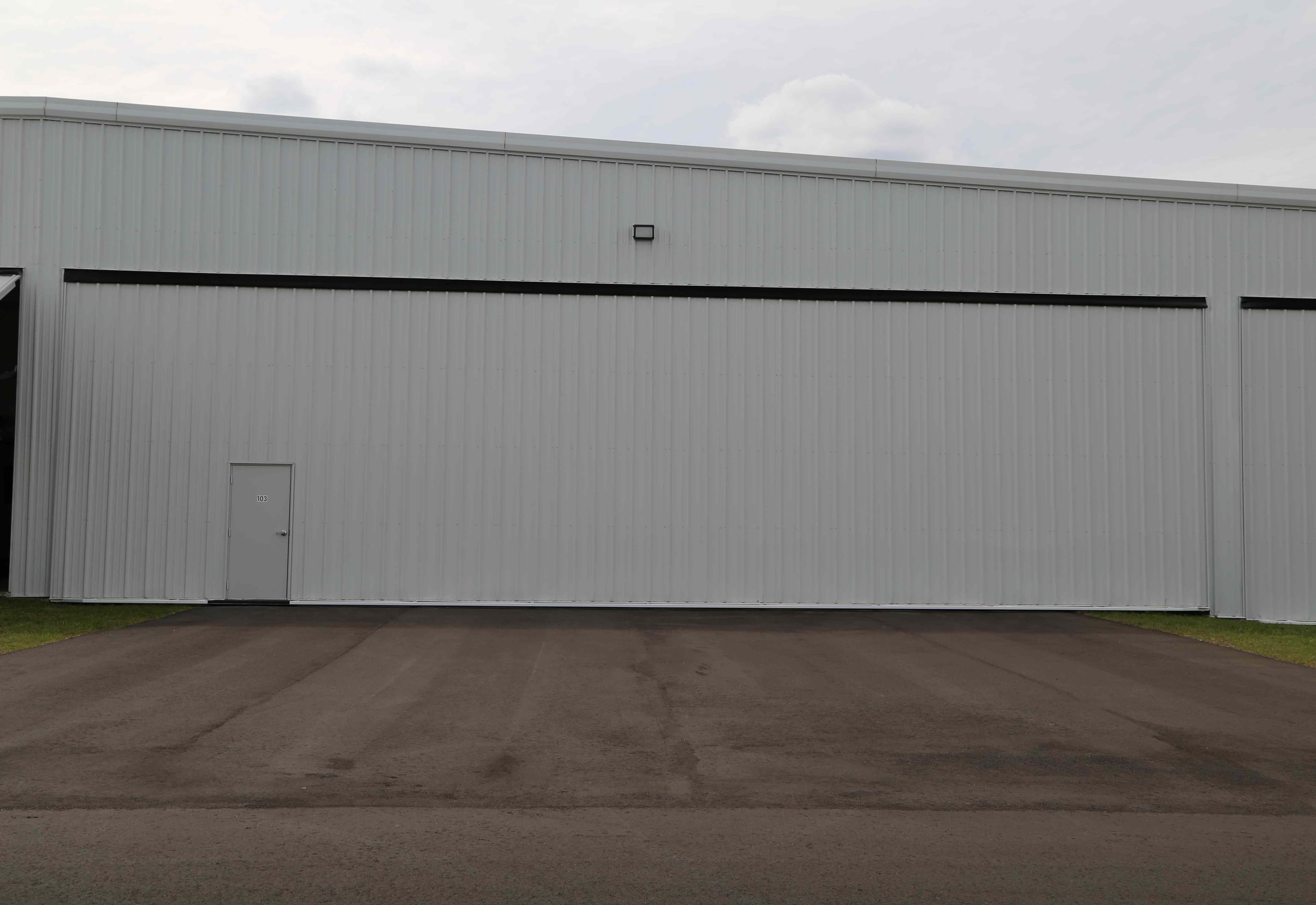 hangar popup image 7