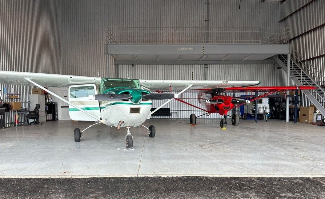 Clean Hangar With Upstairs 1