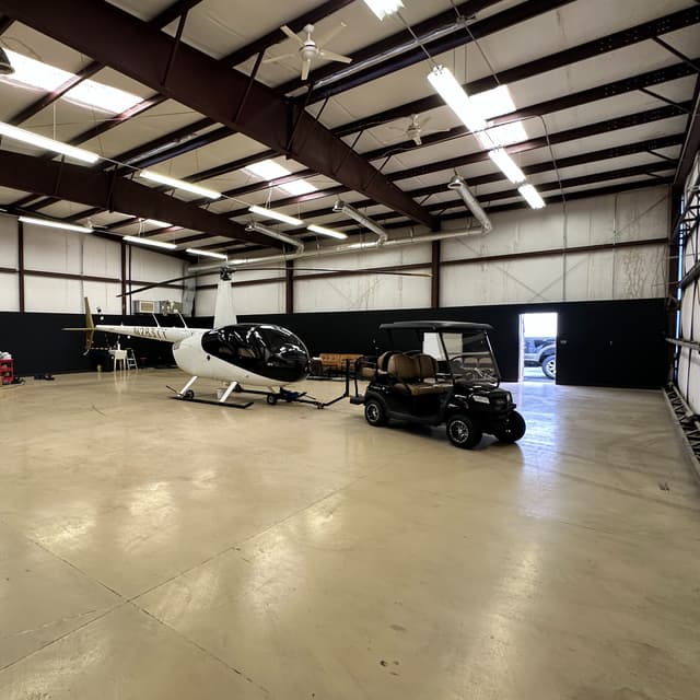 Short-term or long-term hangar space for rent at Ryan Airfield 4