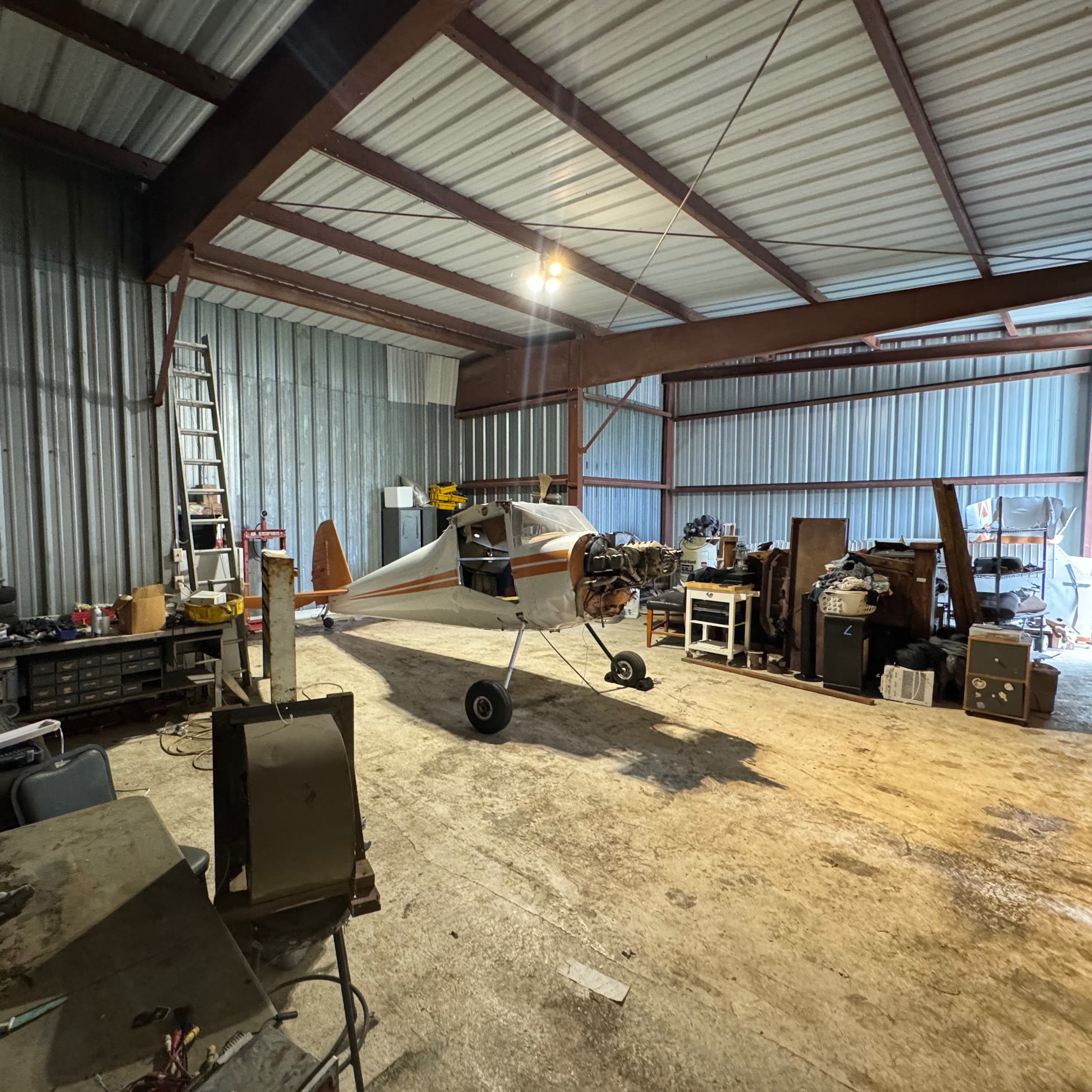 hangar popup image 1