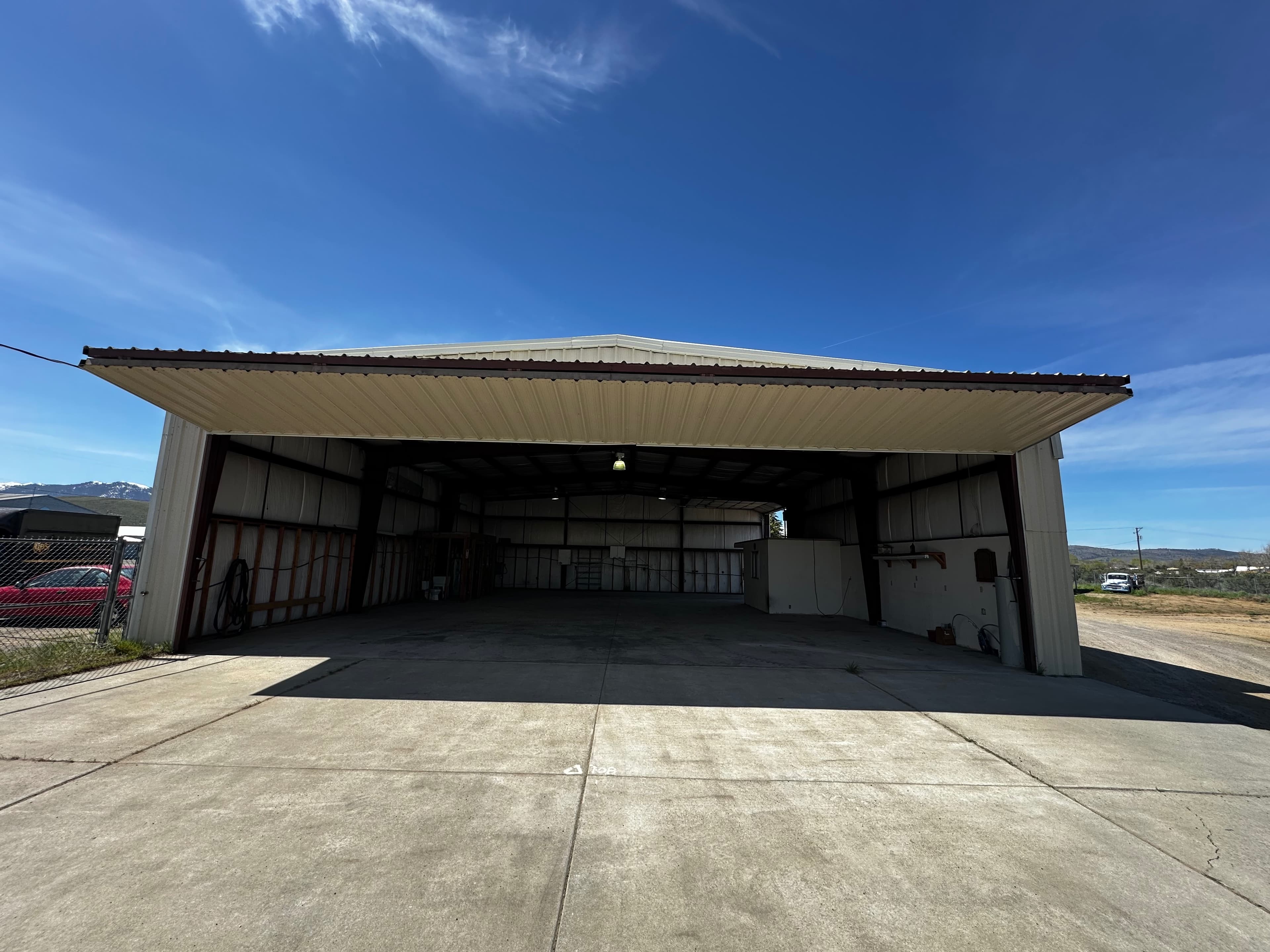 Hangar For Rent  1