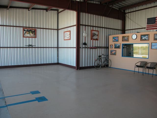 T Hangar for Rent 4