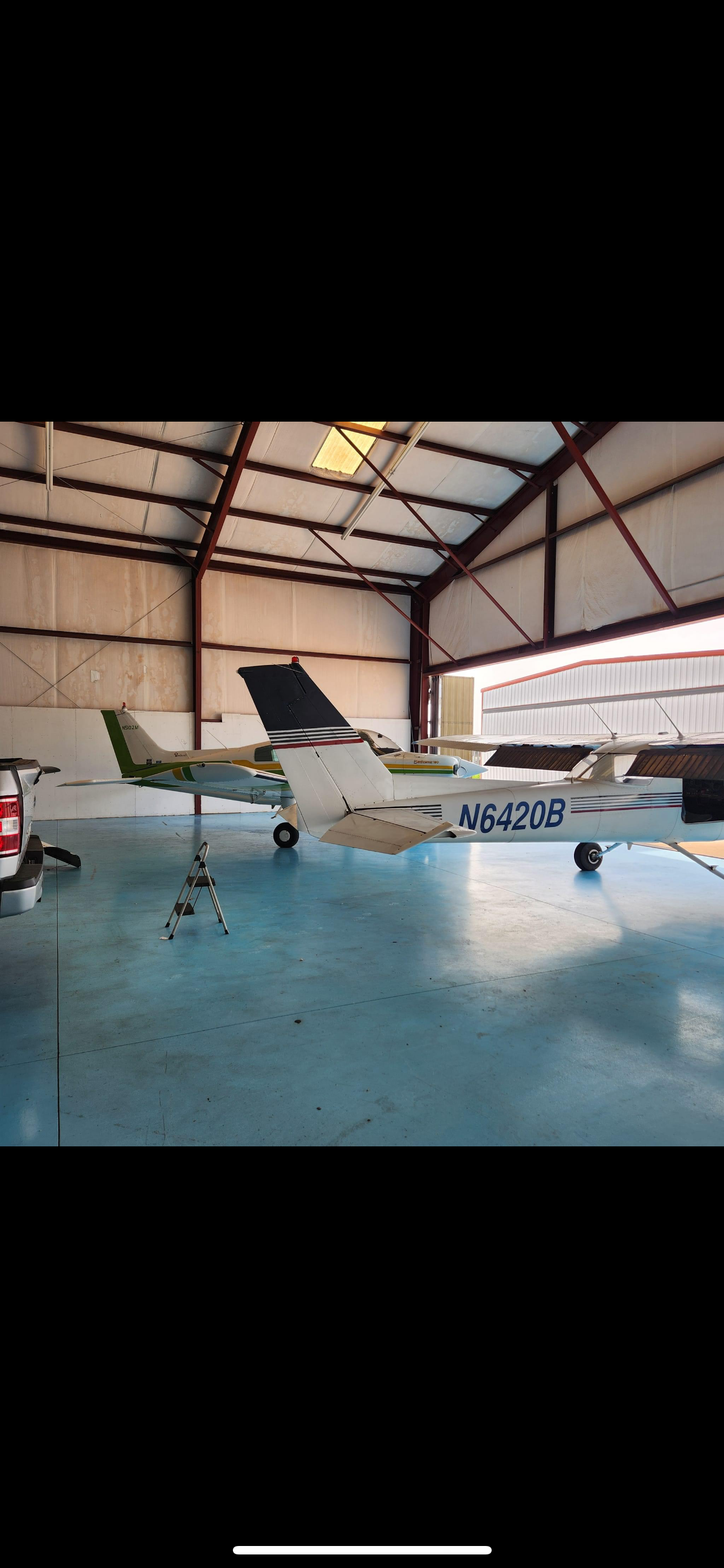 Shared hangar at T31 Aerocountry airport  4