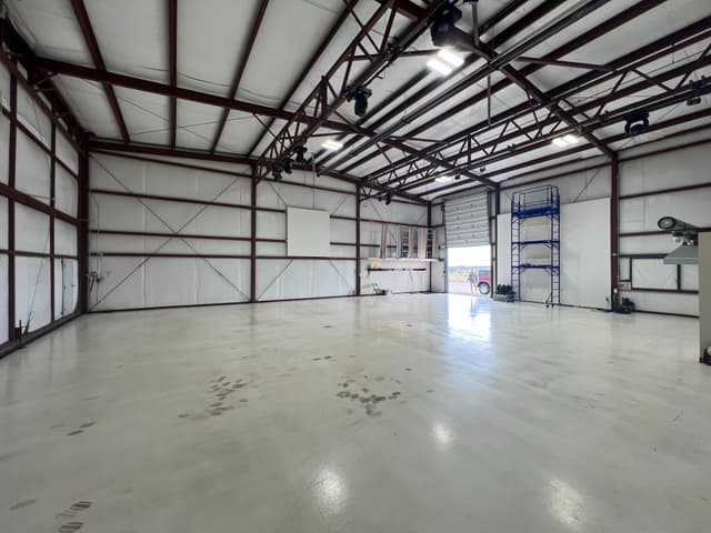 50 x 60 ft Corporate Aircraft Hangar at KAPA for lease 2