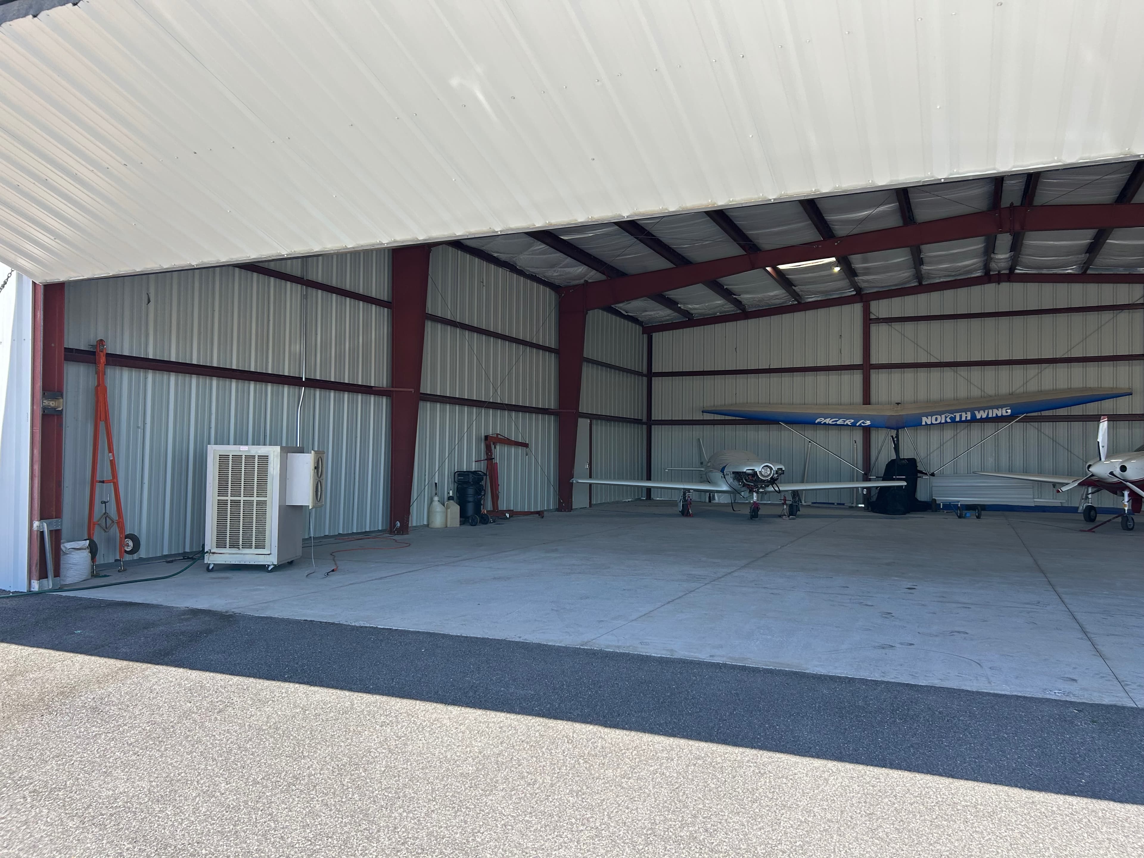 hangar popup image 3