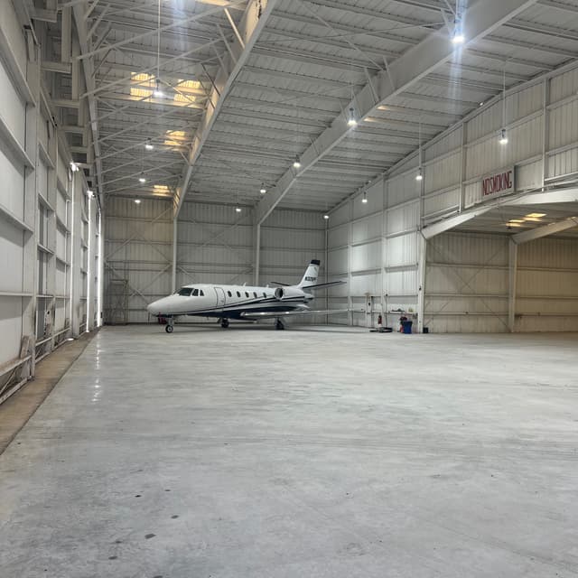 Turbine Hangar Space - Fully Serviced 1