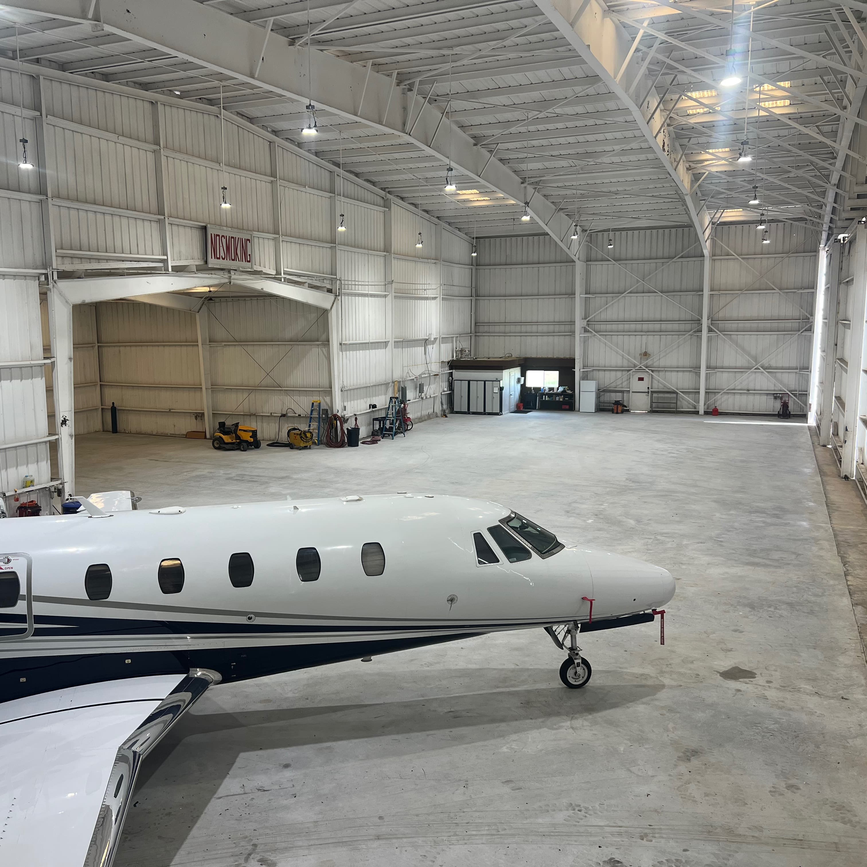 Turbine Hangar Space - Fully Serviced 3