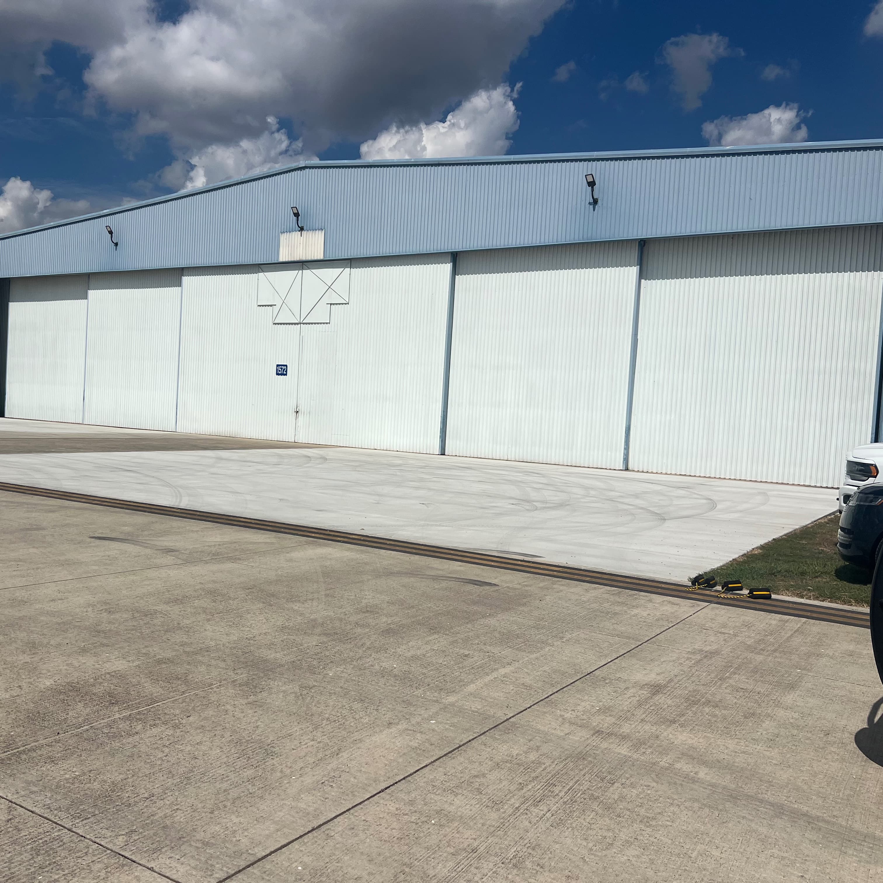 Turbine Hangar Space - Fully Serviced 4