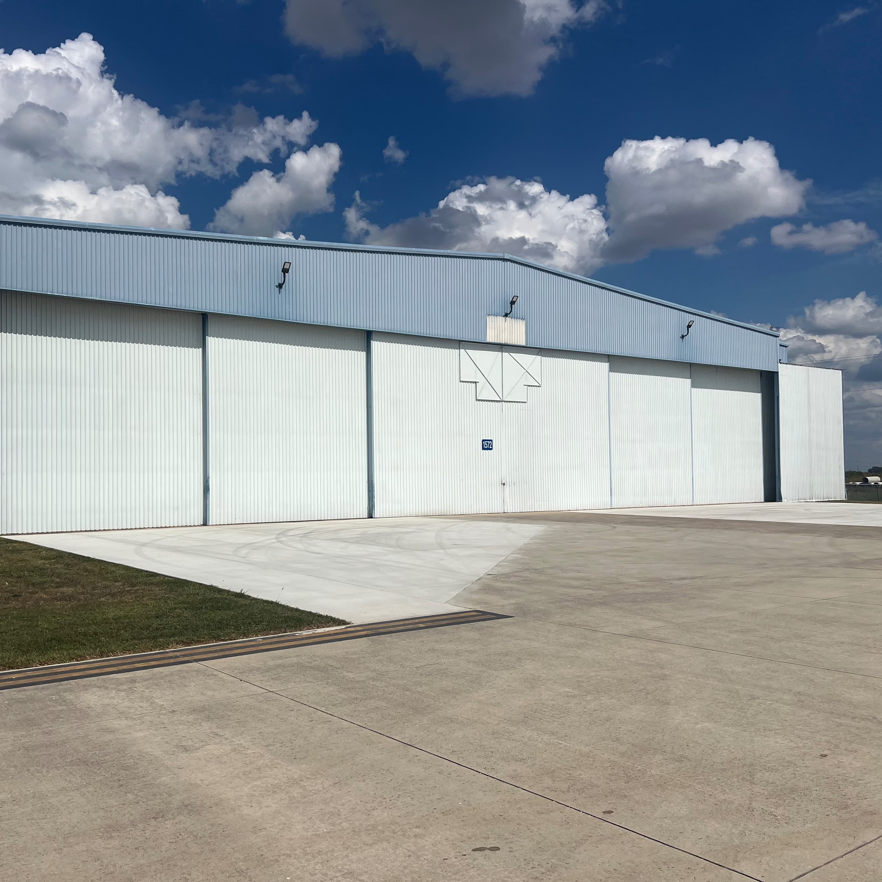 Turbine Hangar Space - Fully Serviced 5