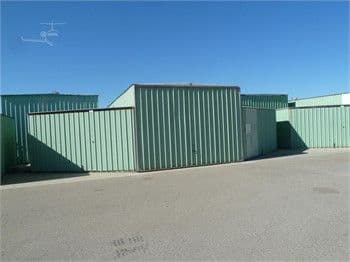 Hangar with electricity for rent 3