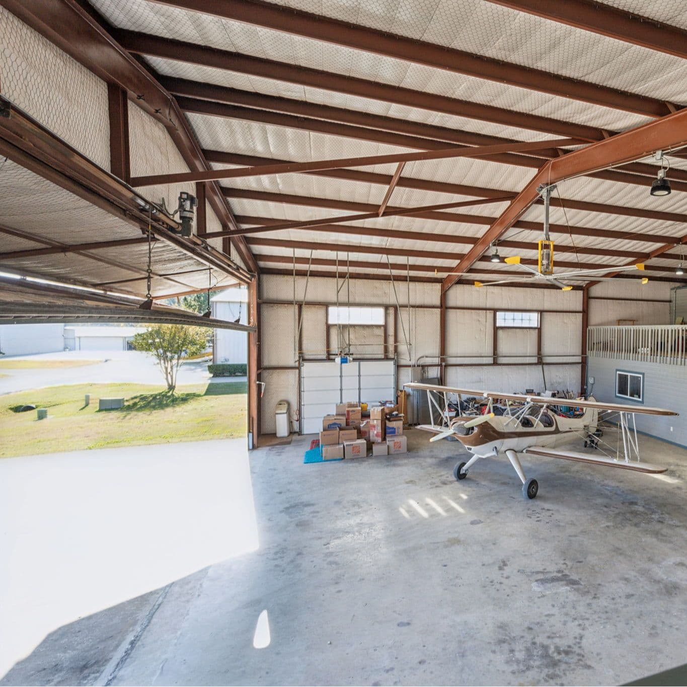 hangar popup image 5