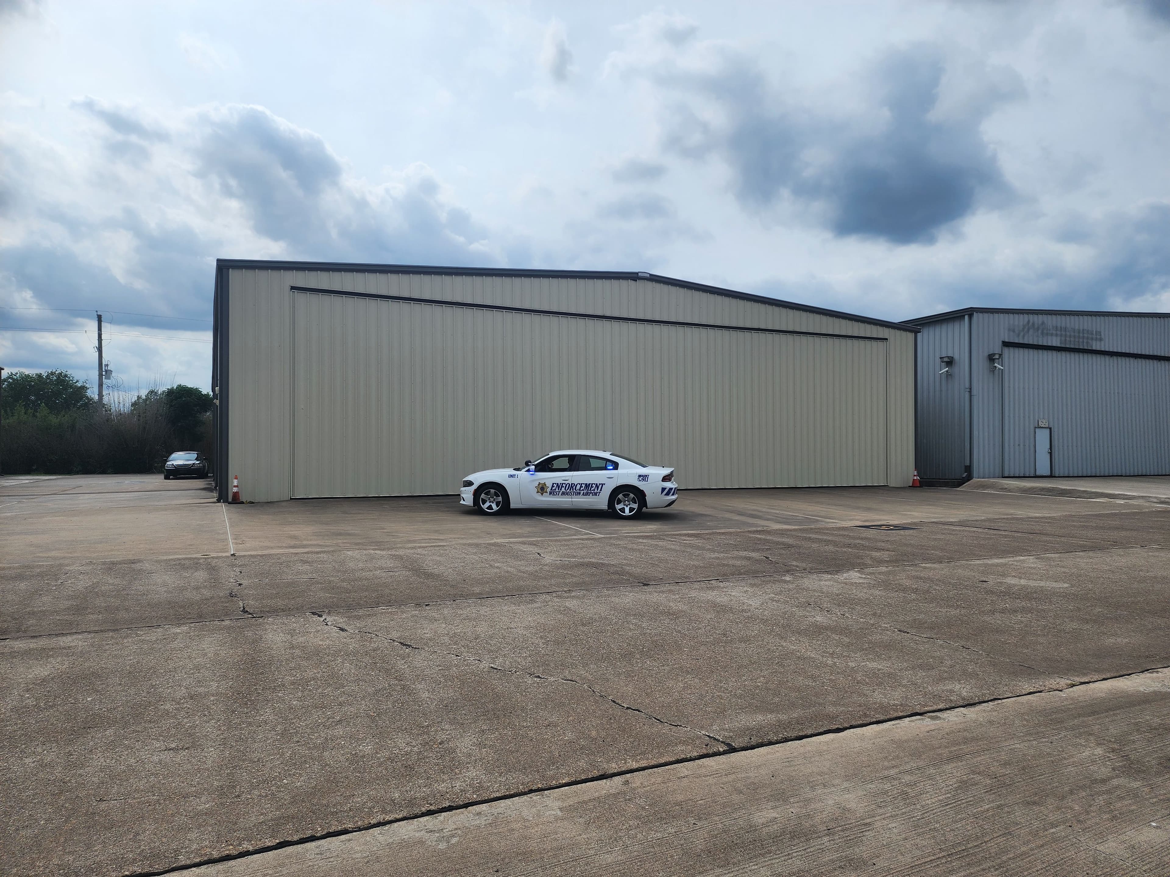 hangar popup image 7