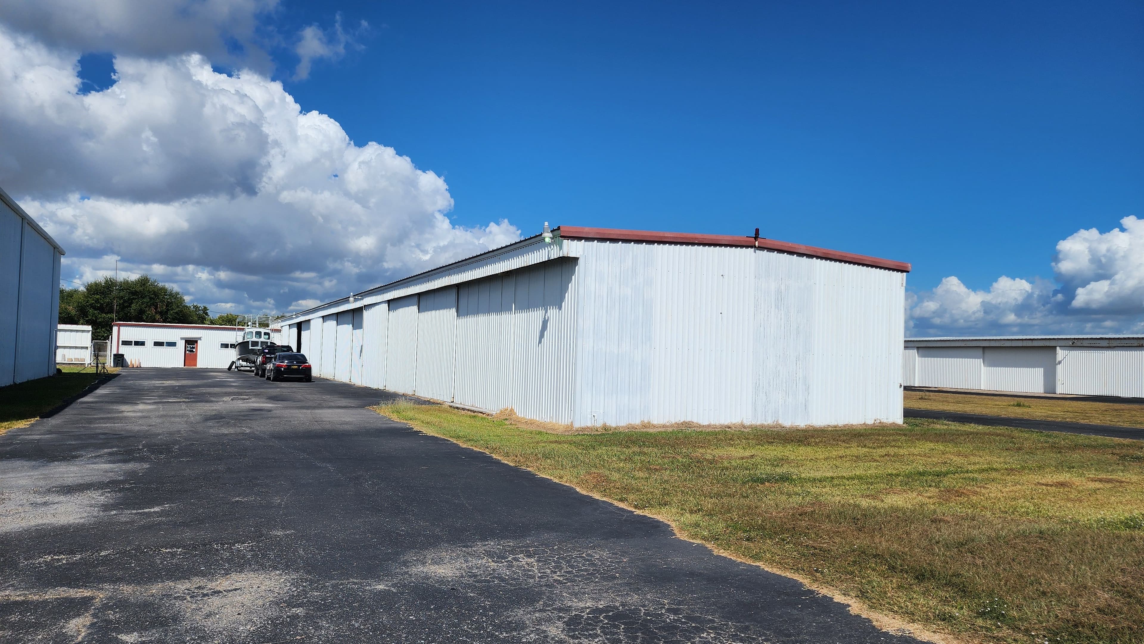 hangar popup image 6