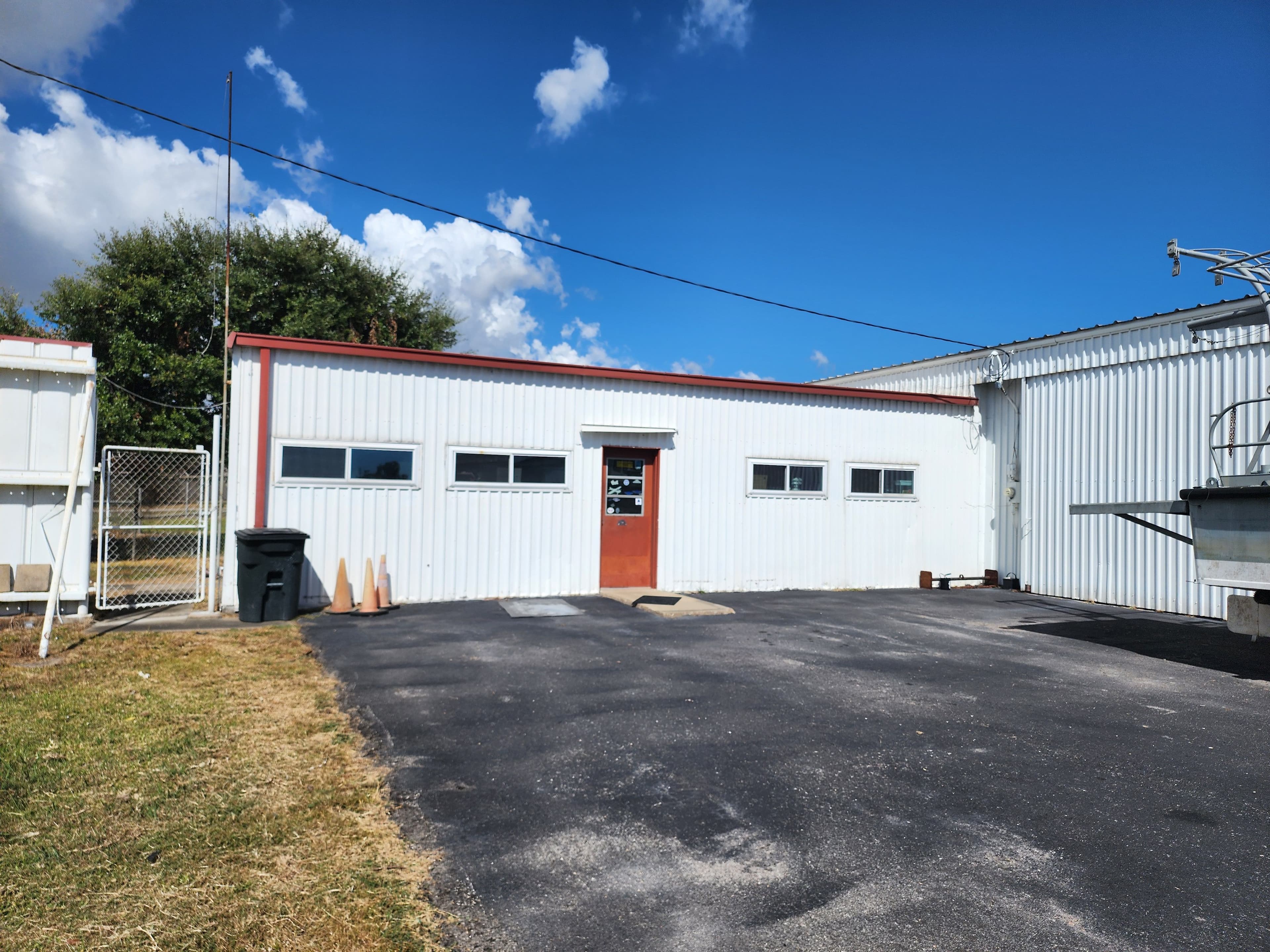 hangar popup image 7