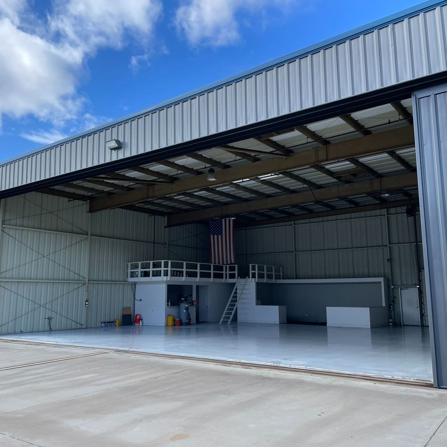 hangar popup image 2