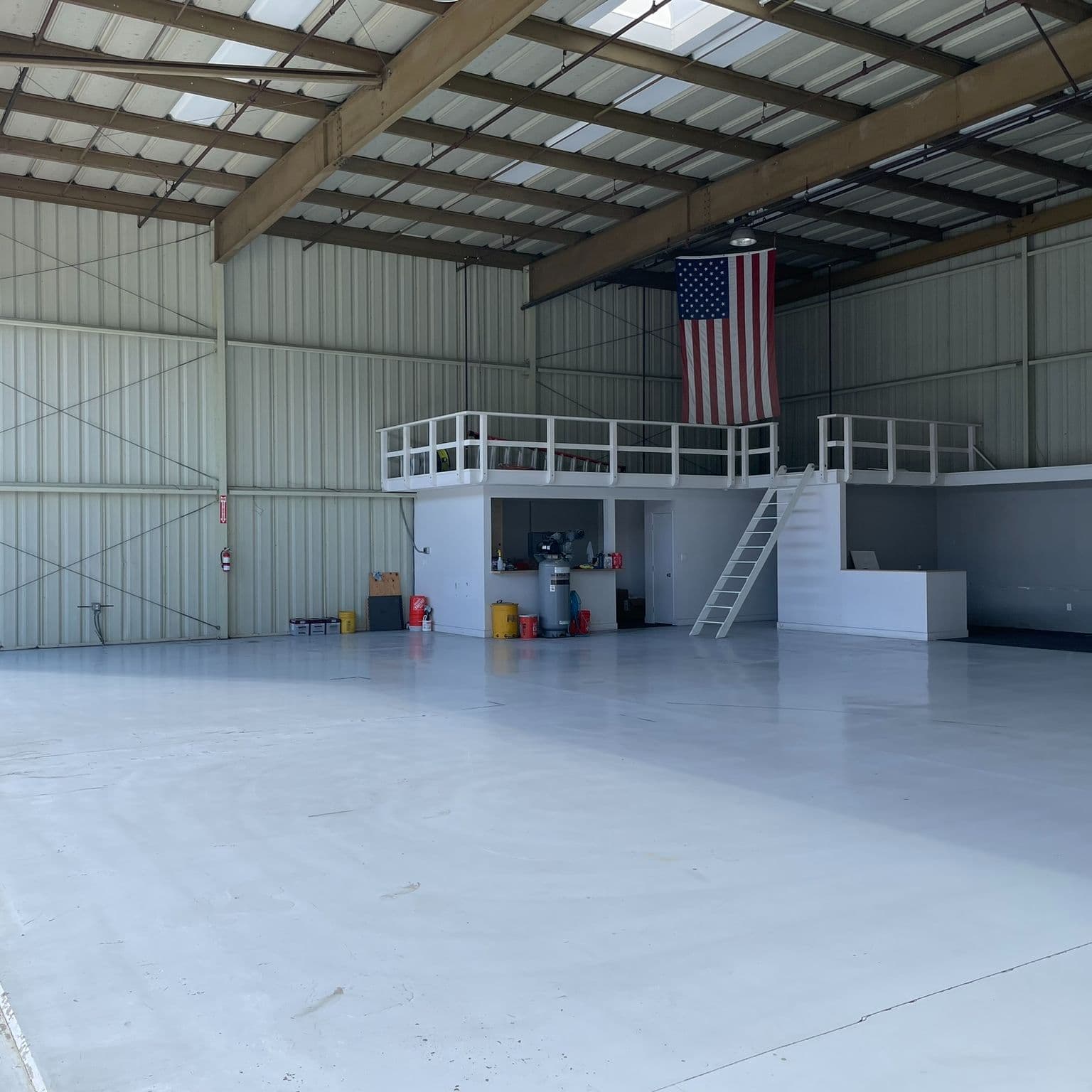 hangar popup image 4