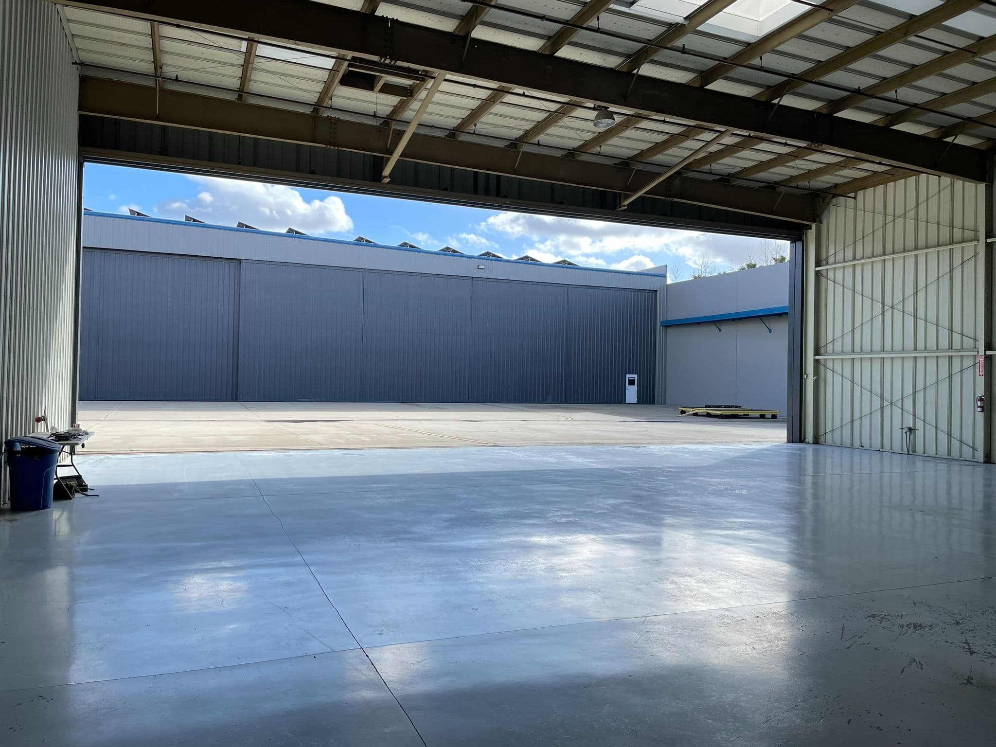 hangar popup image 5