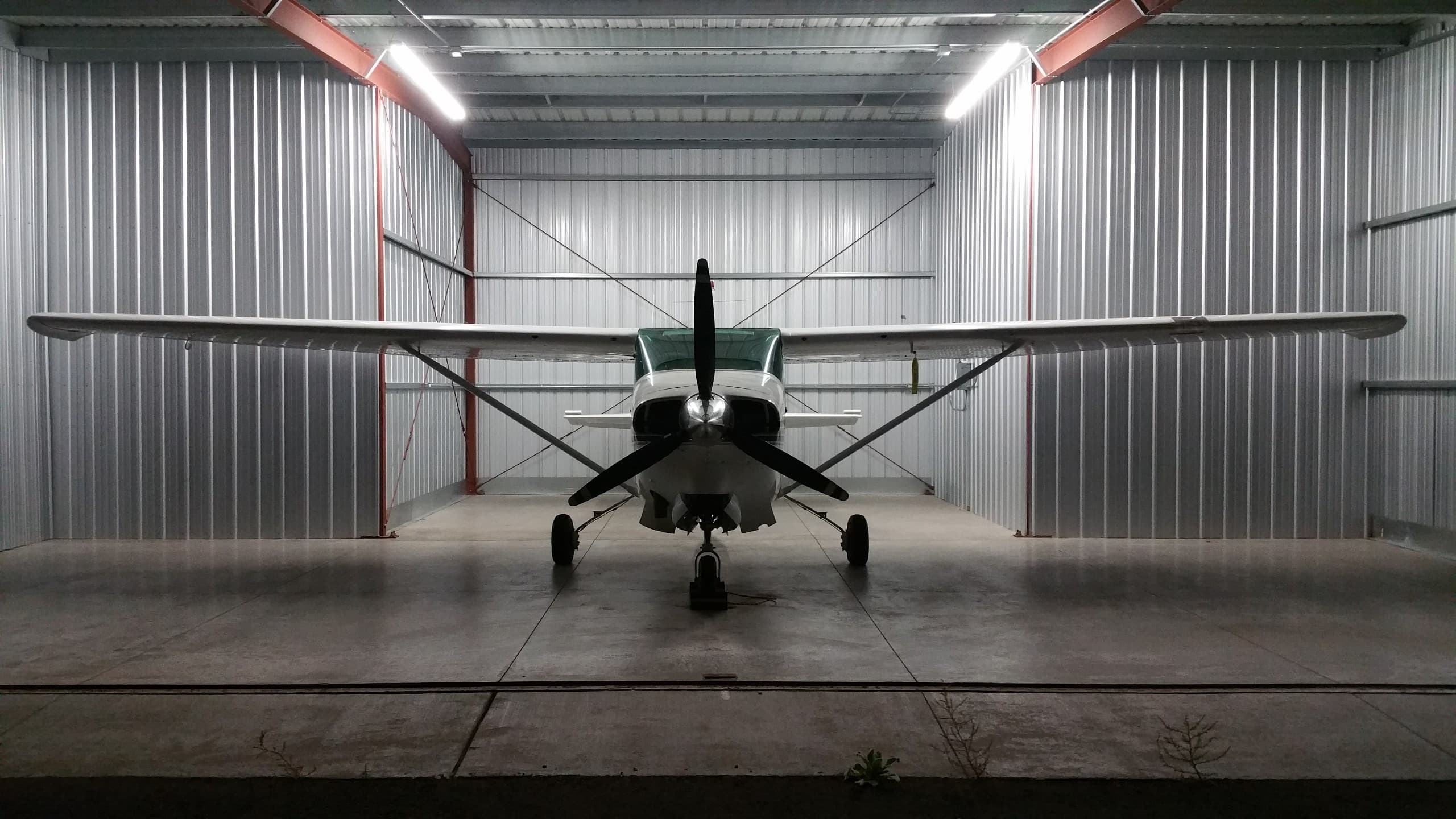 hangar popup image 1