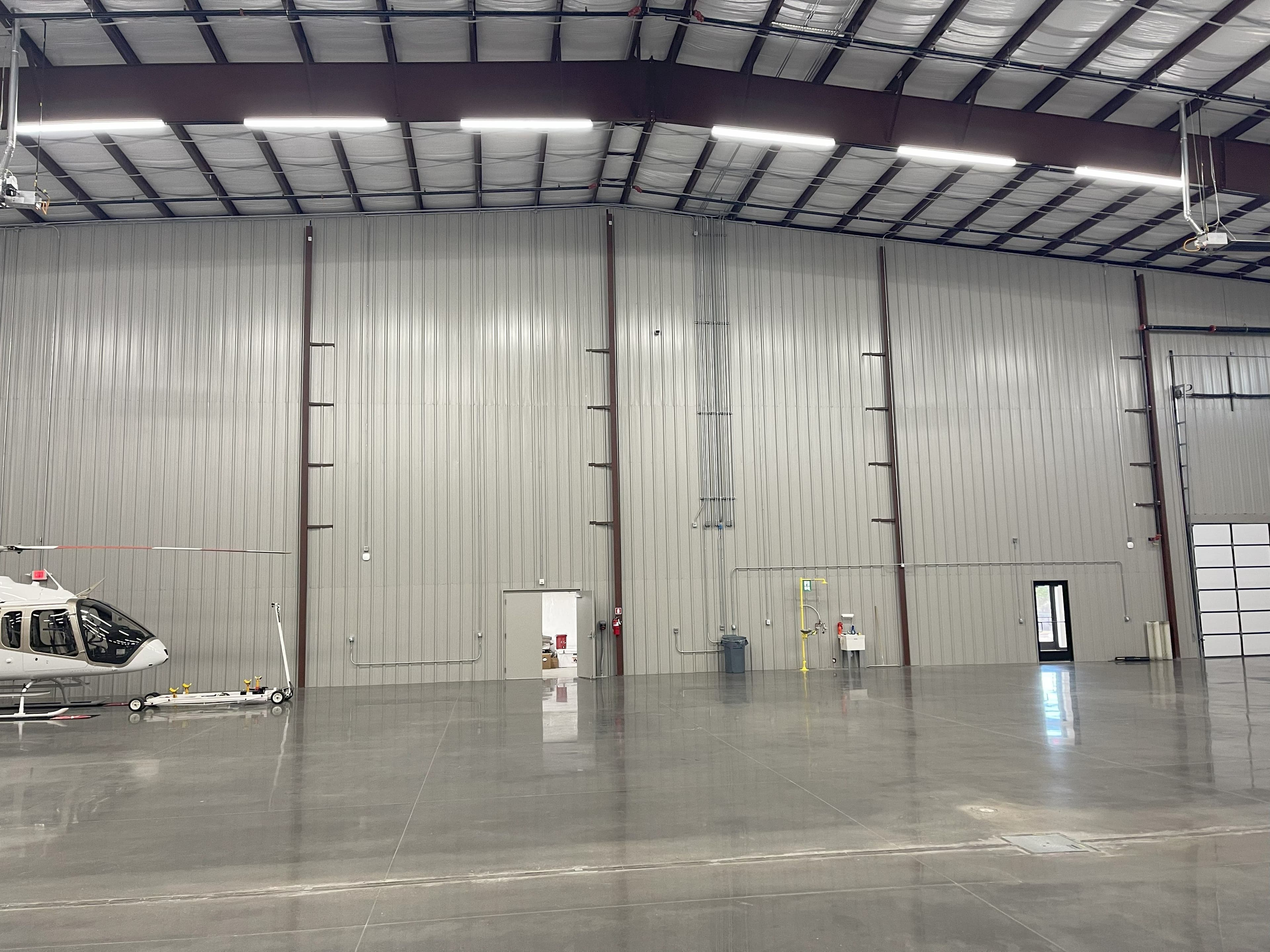 hangar popup image 5