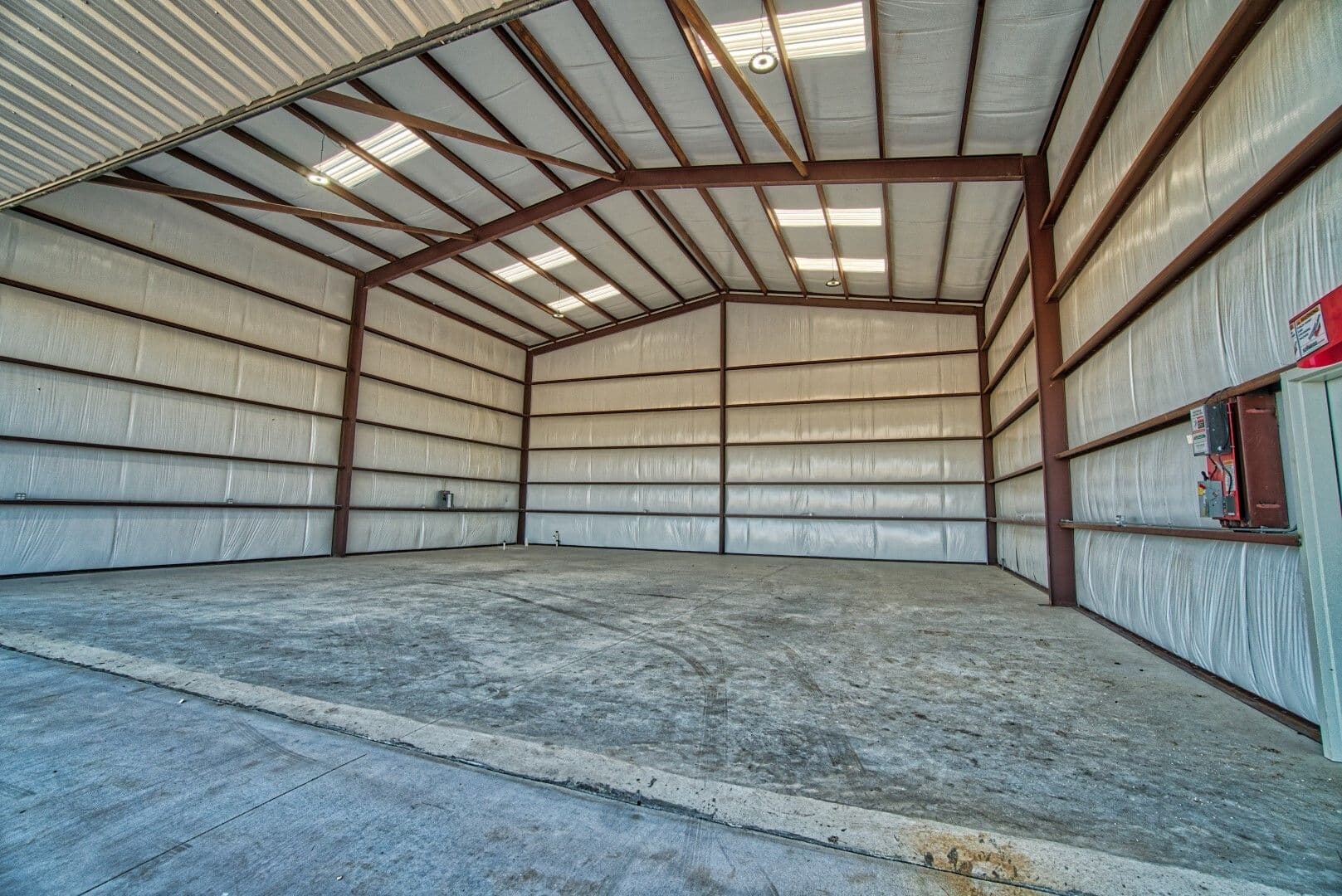 hangar popup image 8