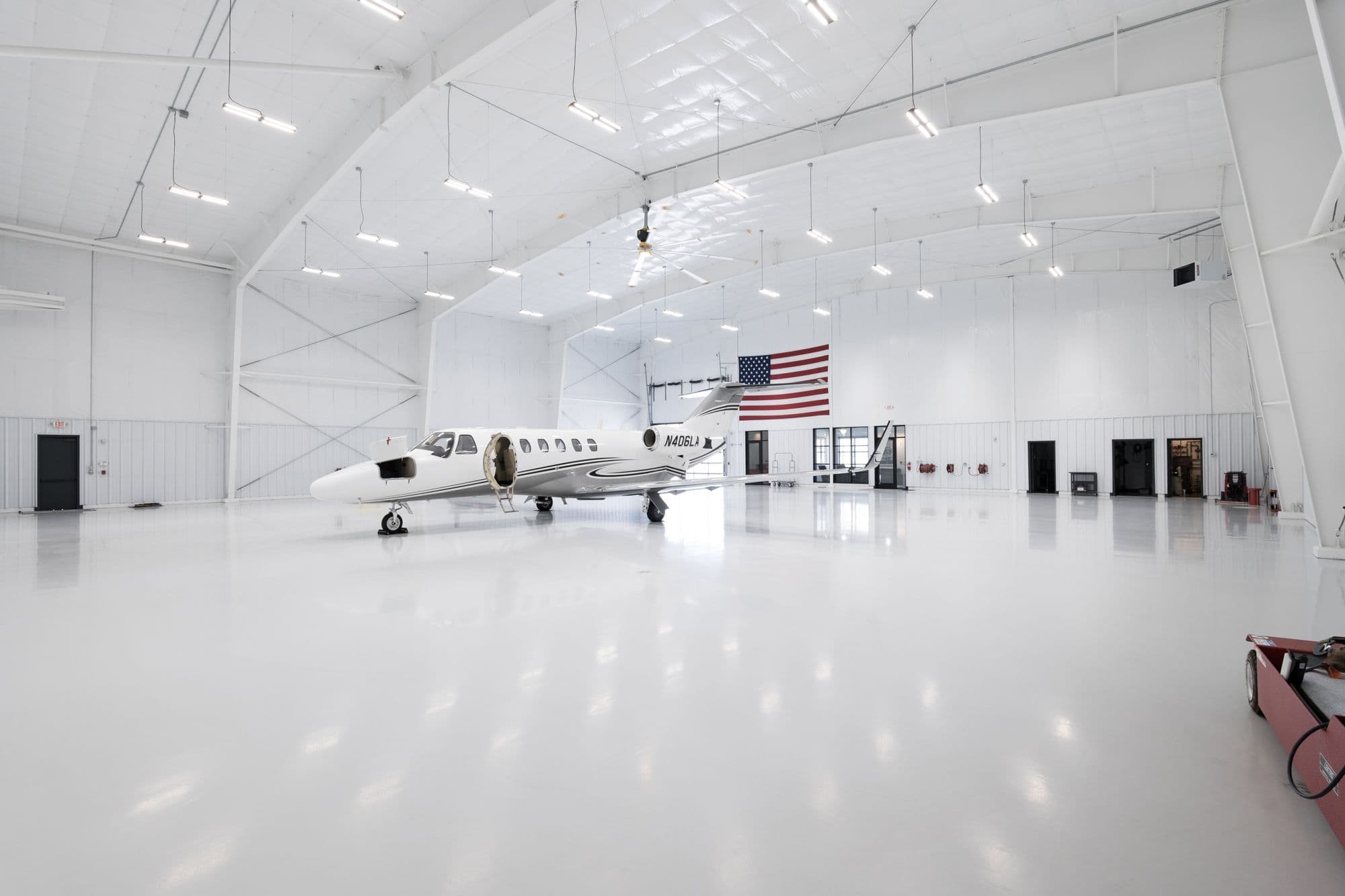 hangar popup image 4