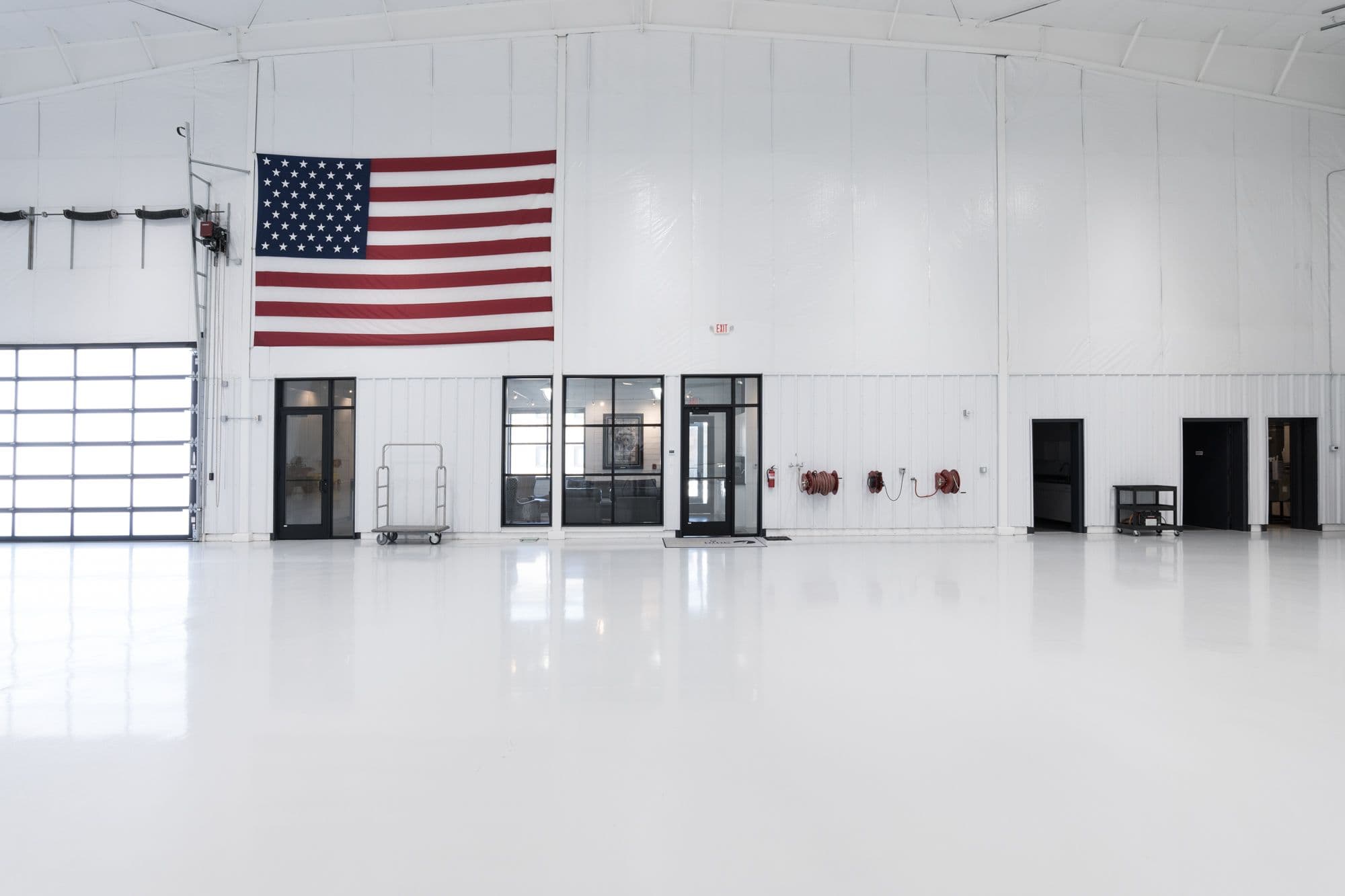 hangar popup image 6