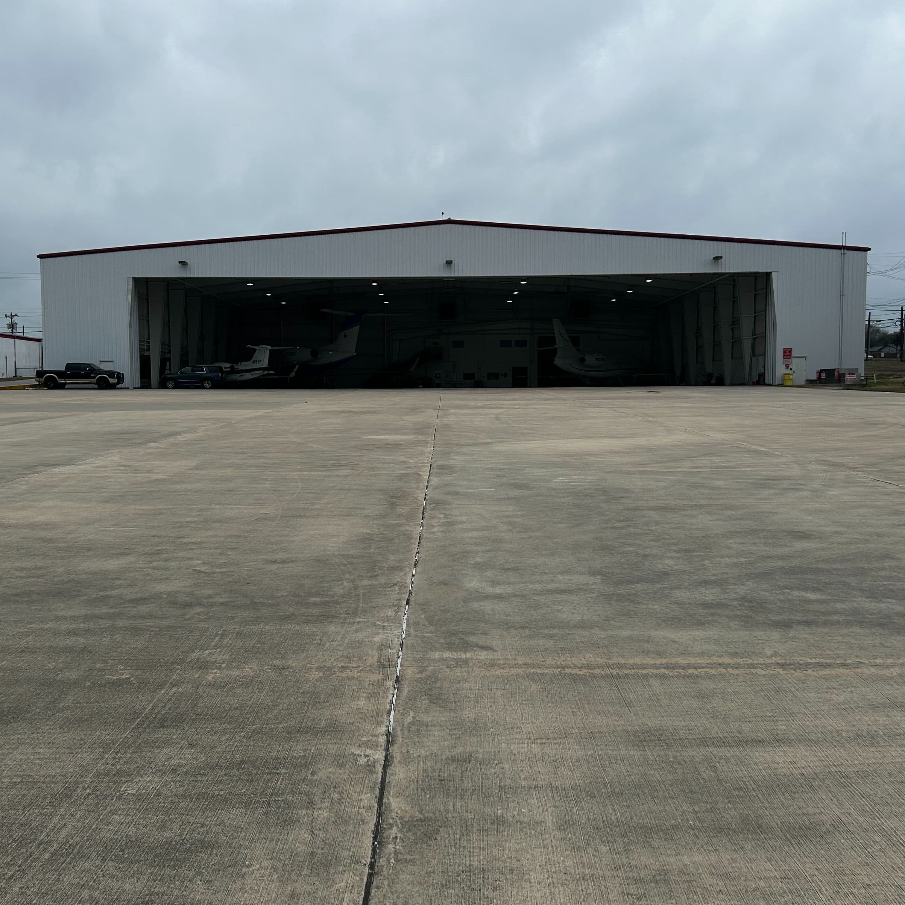 hangar popup image 4