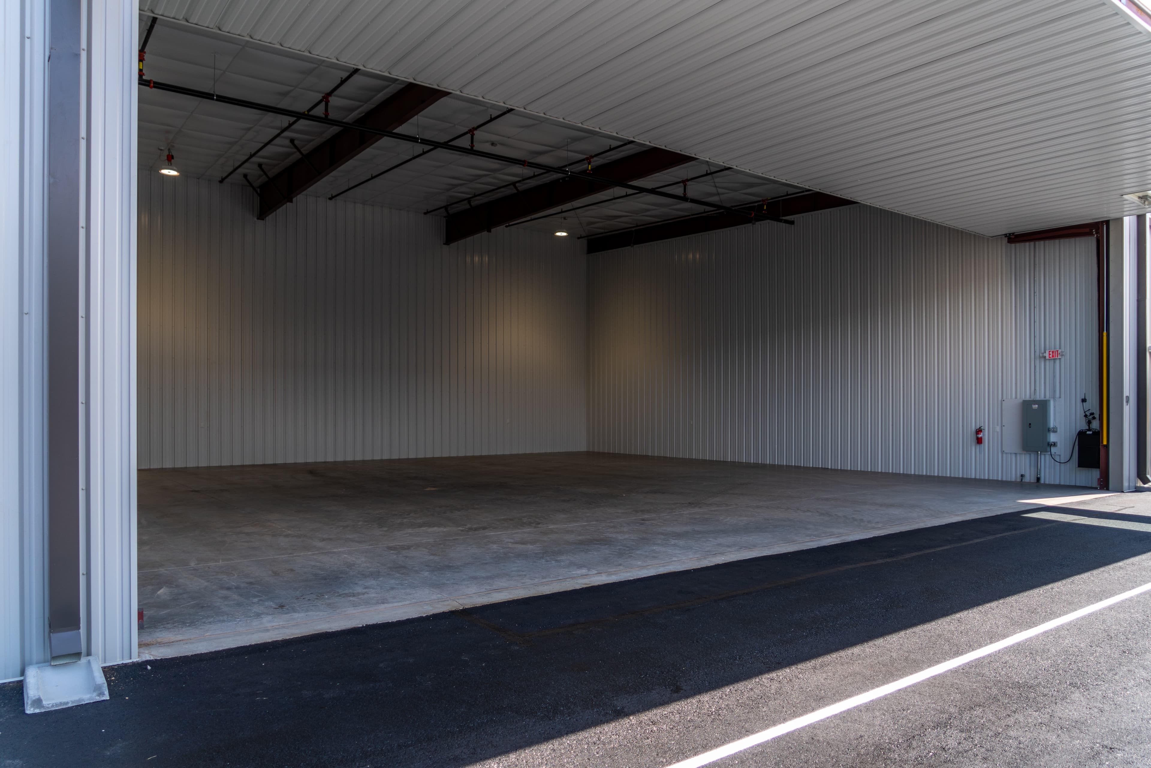 hangar popup image 2