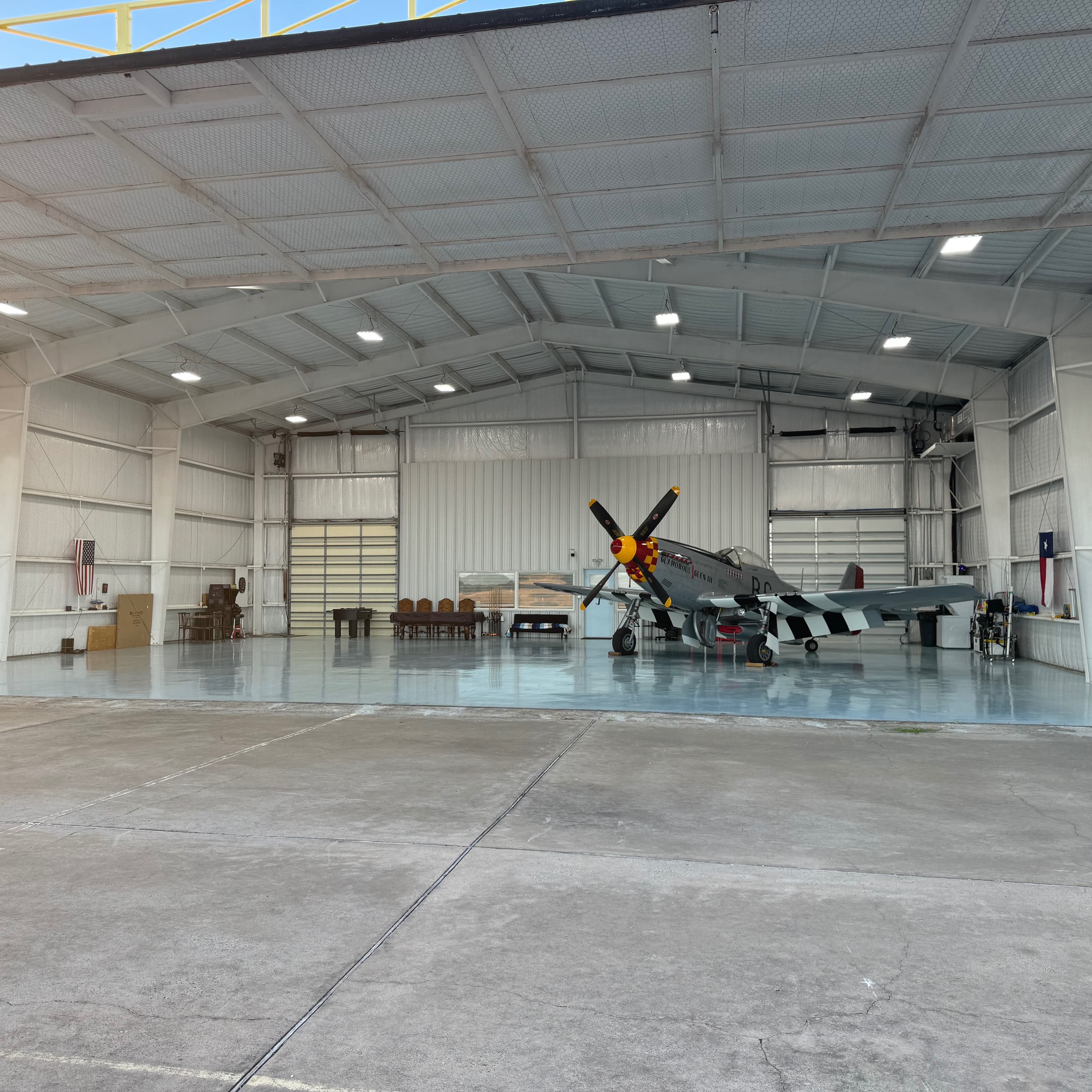 hangar popup image 2