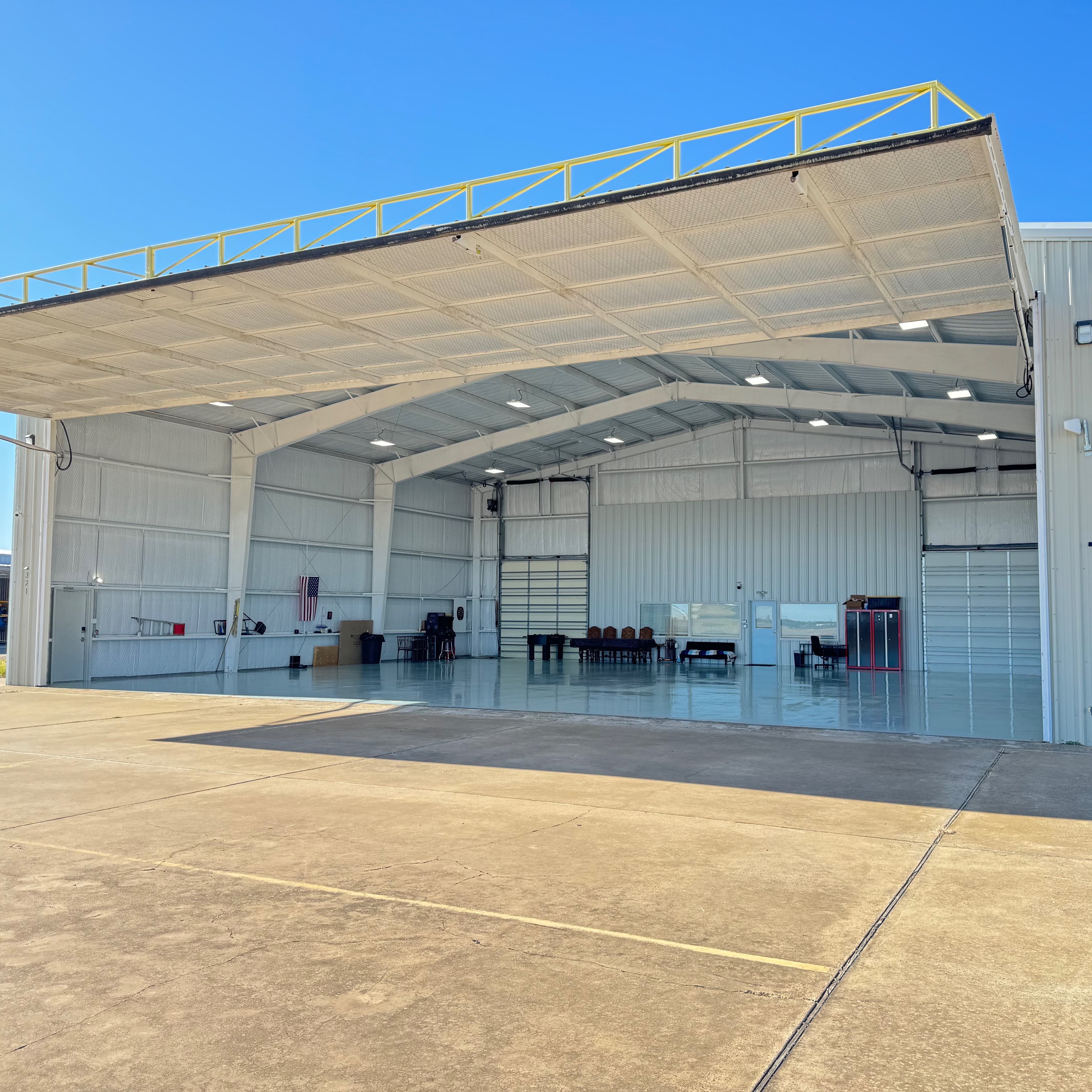 hangar popup image 3